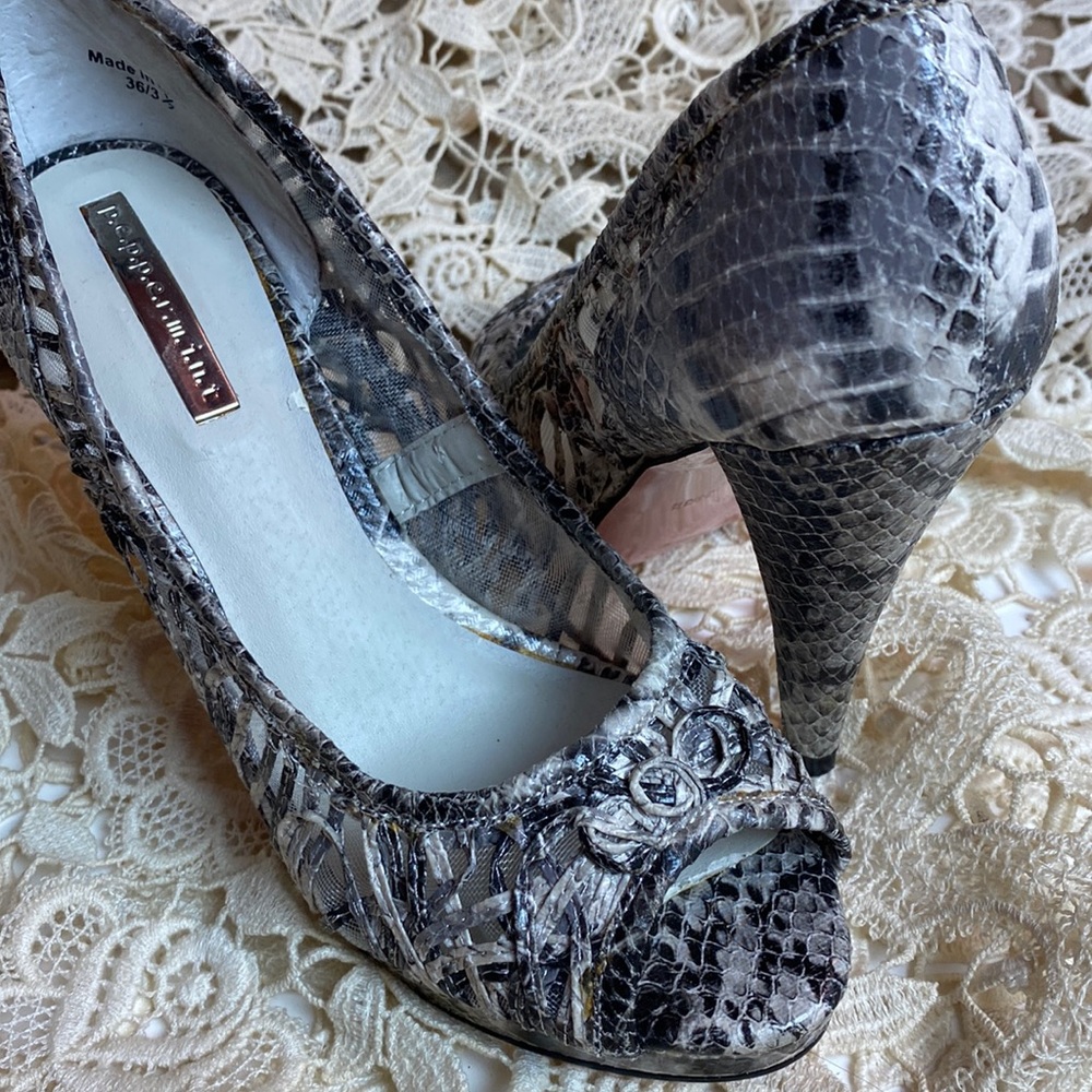 AWESOME! Snakeskin P.E.P.P.E.R.M.I.N.T Mesh Gray Black Heels Sz 5.5 Shoes EUC